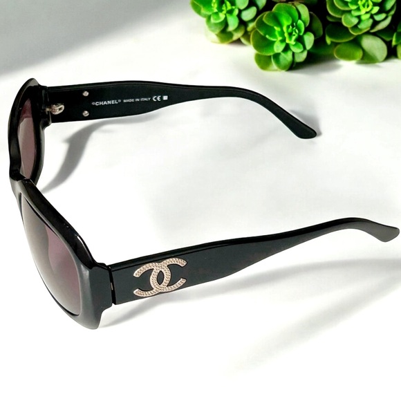 CHANEL True VINTAGE Black CC Logo 5102 Sunglasses With Dark Purple Tinted Lenses - Picture 1 of 9